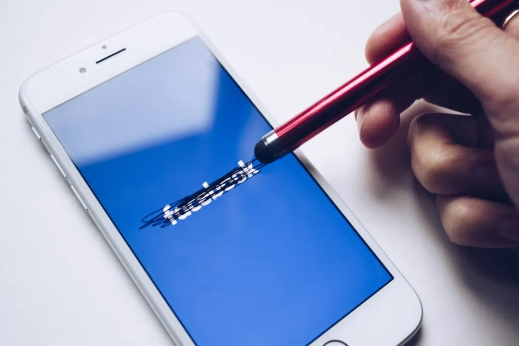 Cum să-ți găsești vocea și să-ți exprimi opiniile în spațiul media: Sfaturi pentru a deveni un comentator sau influencer de succes Photo Cum să-ți găsești vocea și să-ți exprimi opiniile în spațiul media: Sfaturi pentru a deveni un comentator sau influencer de succes
