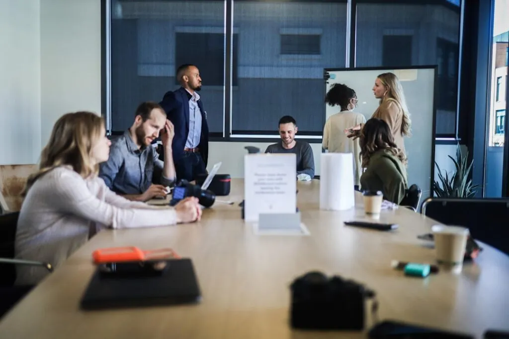 Secretele transformării prin creativitate: Cum să-ți transformi ideile în proiecte de succes Photo Creative brainstorming