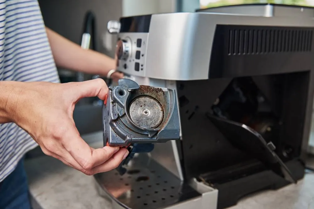 Importanța cafelei de calitate și rolul espressorului profesional în experiența gustului perfect