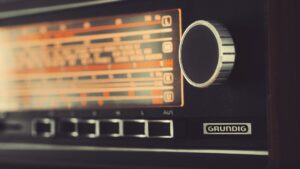 Radioul în era digitală: adaptare și evoluție