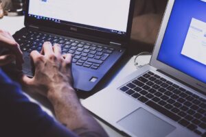 Securitatea cibernetică pentru media: Protejarea informațiilor sensibile