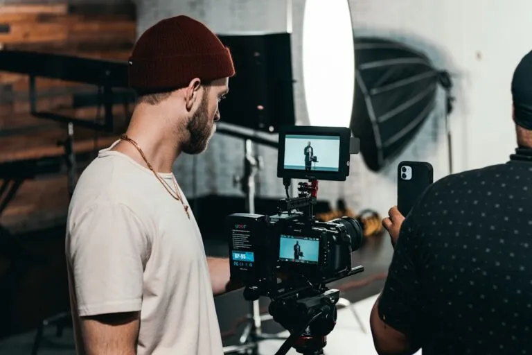 Photo video advertising