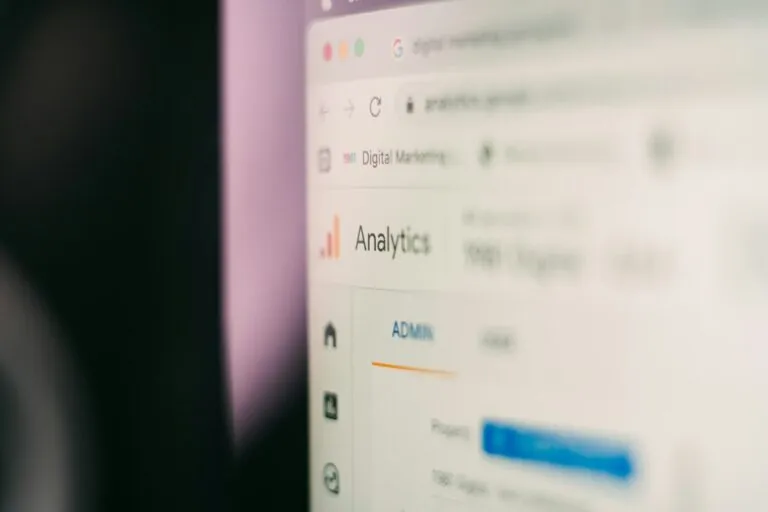 Ghid complet despre mass-media și rolul ei: ce spun specialiștii și datele recente Photo media role experts data analysis