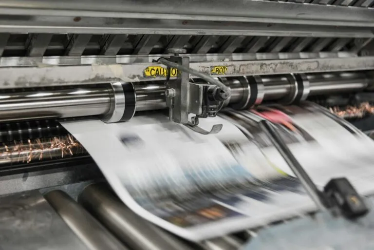 Tot ce trebuie să știi despre presa scrisă și online Photo print and online media