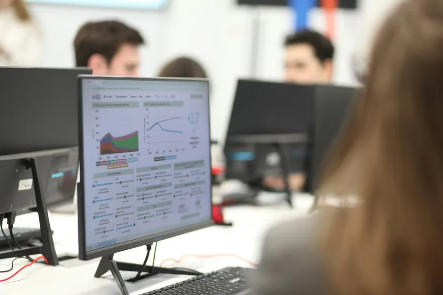 media role experts data analysis